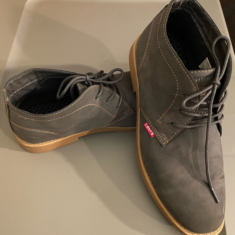 Levi’s Mens dress shoes